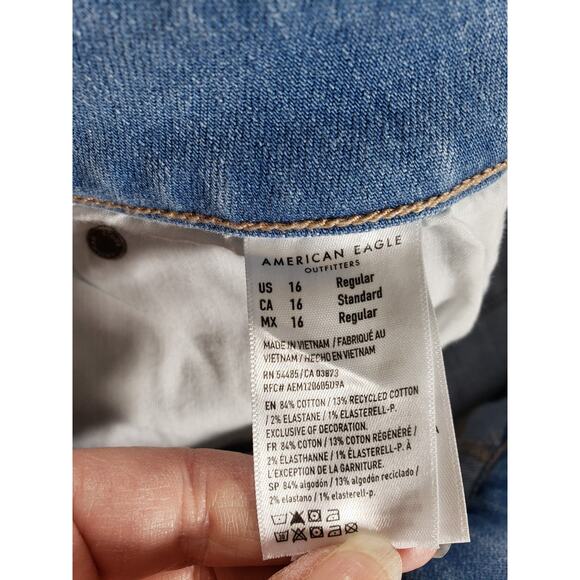 American Eagle Jeans Size 16 Womens Blue Stretch Fray Hem Mid Rise Artist Crop - Picture 5 of 14